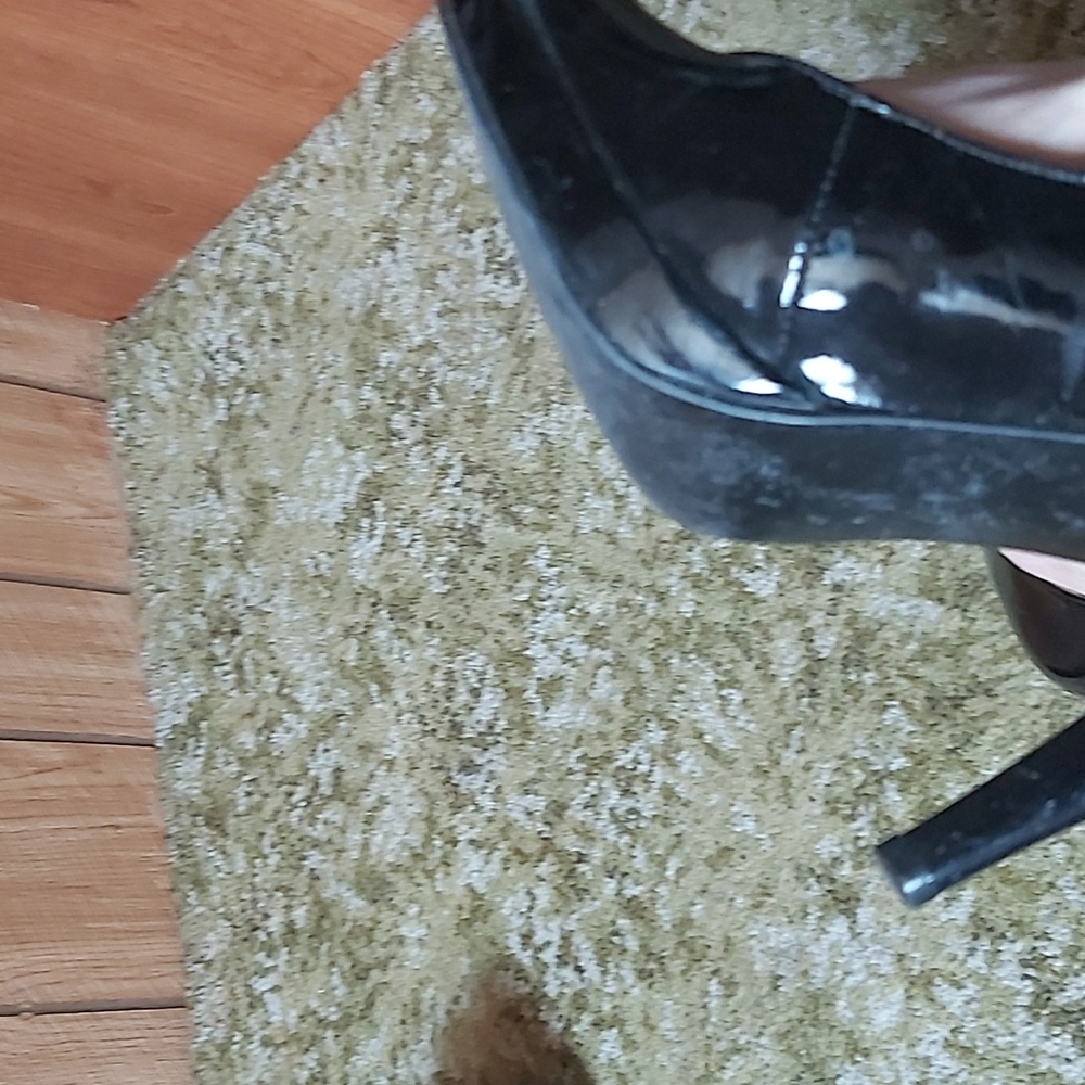 Shoes - Picture 4 of 6